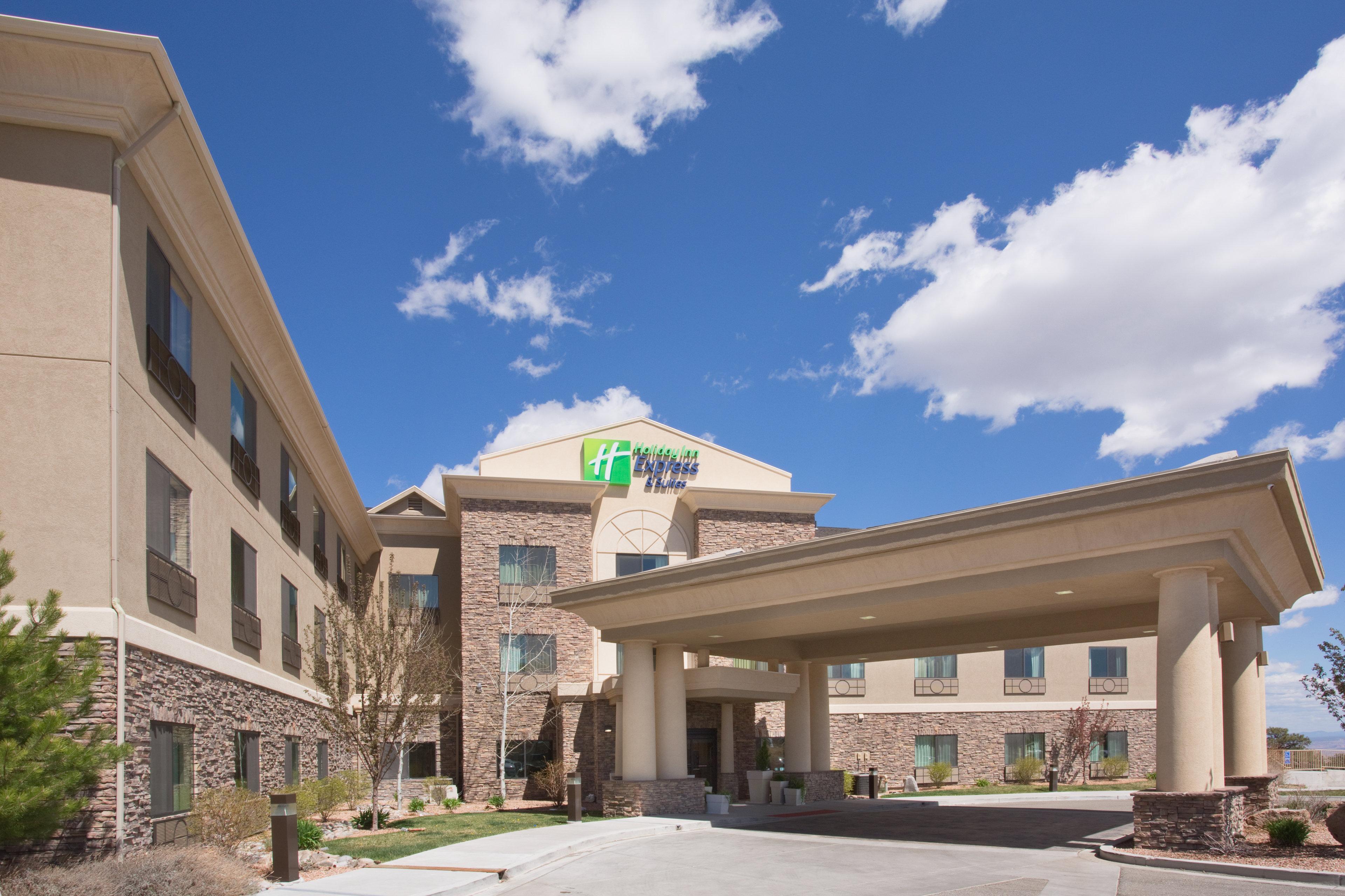 Holiday Inn Express And Suites Los Alamos Entrada Park By Ihg Exterior foto