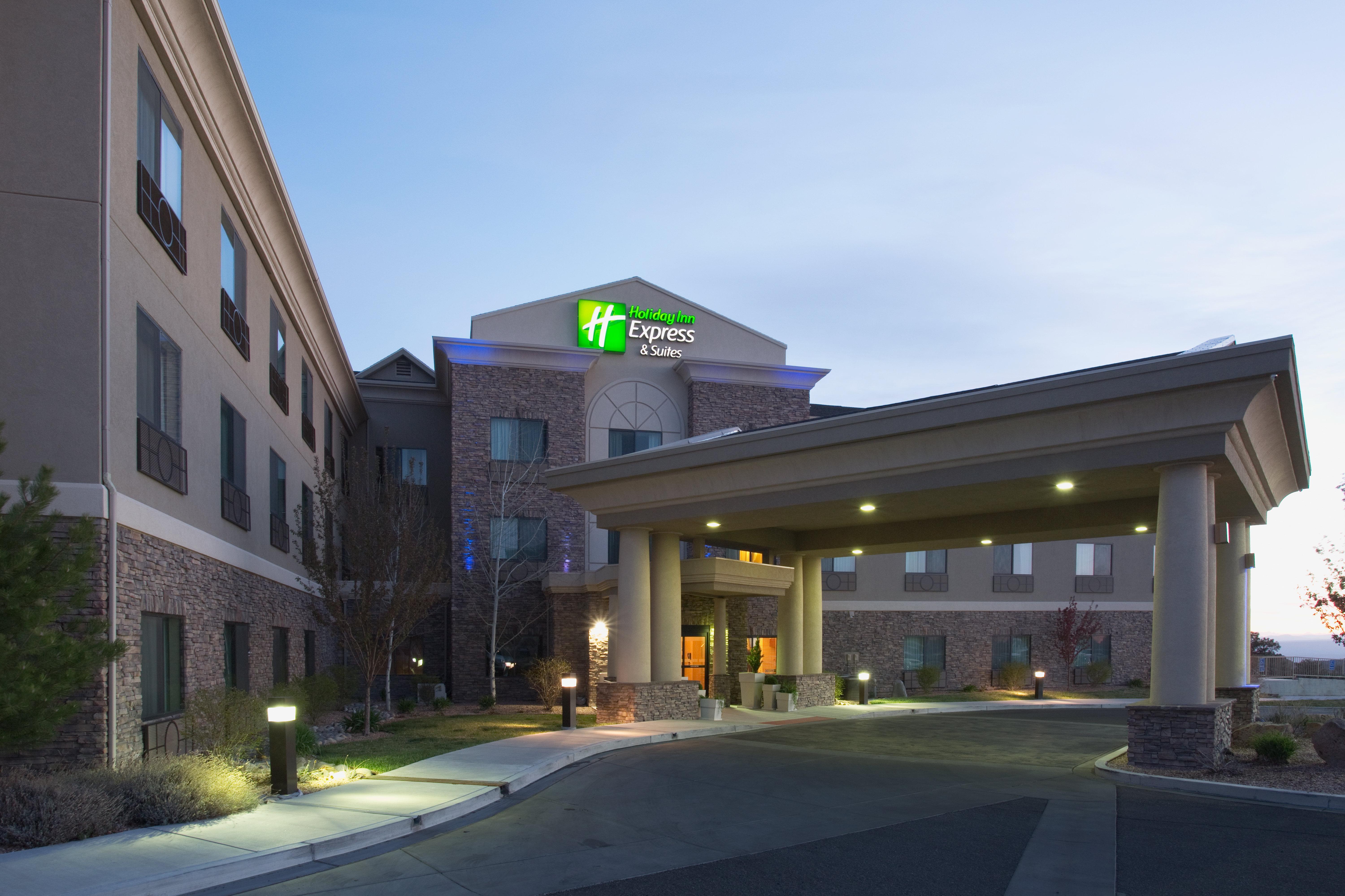 Holiday Inn Express And Suites Los Alamos Entrada Park By Ihg Exterior foto