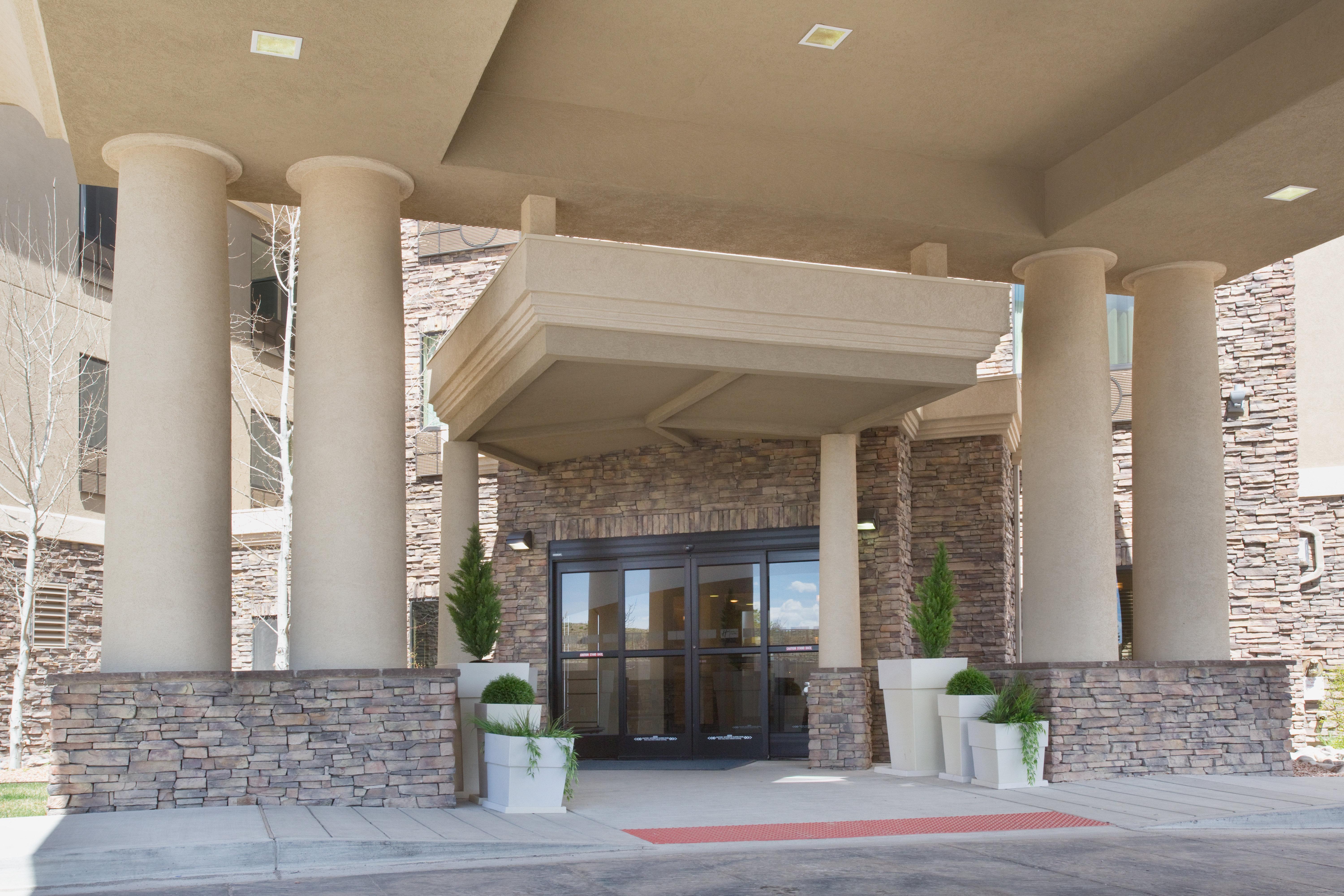Holiday Inn Express And Suites Los Alamos Entrada Park By Ihg Exterior foto