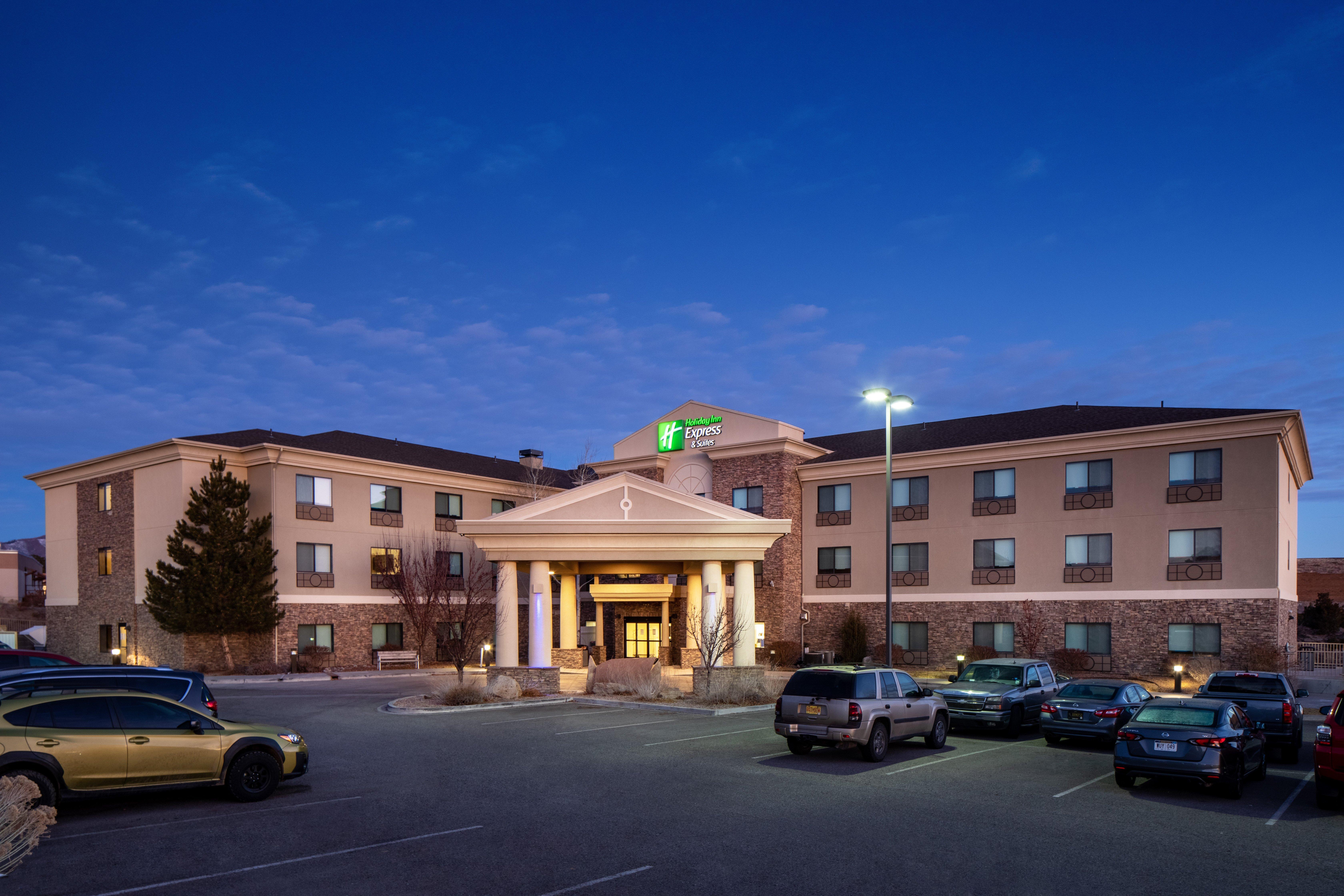 Holiday Inn Express And Suites Los Alamos Entrada Park By Ihg Exterior foto